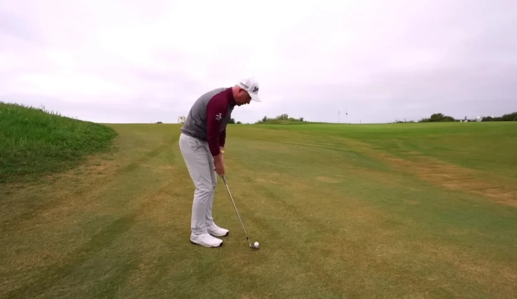 See how this guy finds the perfect ball position for chipping and pitching. ball position for chip shots how to chip the golf ball stance for chipping